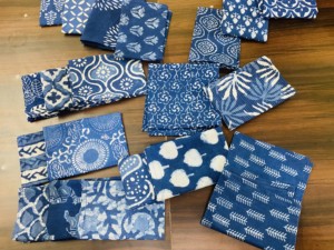 Serviettes carrées en coton bio 100% imprimées à la main, écologiques, lavées à la pierre, style rustique, pour mariage, fête, décoration intérieure, bleu indigo, bohème - Product Image 5