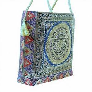 Sac fourre-tout à pompons avec fermeture éclair, un best-seller intemporel, élégant et stylé, nouveau modèle, en brocart de soie traditionnel pour femme, décontracté - Product Image 1