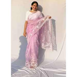 Sari de Organza con Bordado de Diseño y Blusa sin Costuras en Color Rosa - Product Image 1