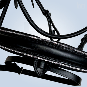 Bridon de dressage anatomique haut de gamme en cuir verni noir avec sangle de front et rênes ornées de cristaux argentés – Équipement équestre en gros - Product Image 6