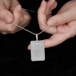 Pendentif tendance en alliage plaqué rhodium avec micro-incrustations de strass en cristal, breloque rectangulaire, bijoux de mode unisexe - Product Image 2