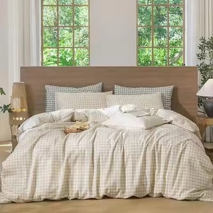 Juego de Edredón a Cuadros Beige de 4 Piezas, Ropa de Cama Suave con Fundas de Almohada, Patrón Geométrico - Product Image 1