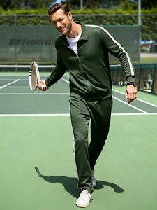 Conjunto Deportivo para Hombre, Estilo Jogger, Corte Ajustado, Color Verde con Franjas Blancas, Diseño Personalizado con su Propio Logotipo - Product Image 2