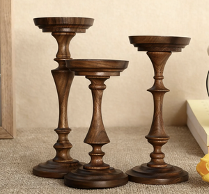 Porte-bougie rustique en bois, idéal pour les coins douillets de la maison, offrant une lumière chaleureuse et apaisante pendant les soirées. - Product Image 2