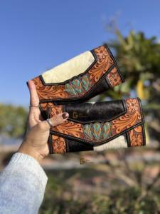 Cartera de Cuero con Diseño Hermoso y Tallado a Mano, Estuche para Teléfono, Tarjetero, Elegante Cartera de Piel de Vaca, Multiusos, Bolso de Mano para Mujer - Product Image 4