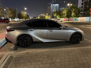 2023 Usado para F Sport, Gris Platino, Transmisión Automática, Motor de Gasolina 4L, Interior de Cuero Oscuro, R20 Aluminio, Euro VI - Product Image 4