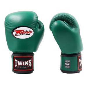 Gants de boxe sur mesure professionnels pour jumeaux, équipement de combat de haute qualité, gants de sparring de Muay Thai par Rectangle Sports - Product Image 1