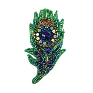 Broche de luxe faite à la main en perles de rocaille brodées, bijou tendance en perles de rocaille, broche de créateur brodée de perles - Product Image 2