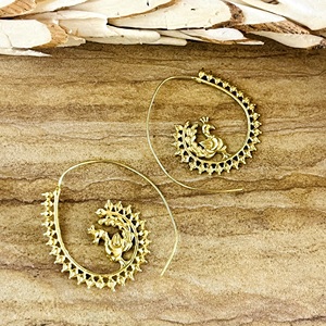 Último Diseño: Pendientes de Aro de Pavo Real Bohemios de Latón para Mujer, Chapados en Oro de 18K, Aros con Motivos Tribales de Animales para Venta al por Mayor/OEM/ODM - Product Image 4