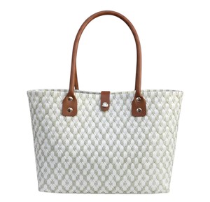 Sac à main en plastique tissé blanc olive de créateur et sac fait main avec une bandoulière en cuir marron de qualité supérieure pour femme - Product Image 2