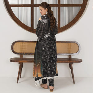 Vestido casual Khaddar para mujer, hecho con tela cómoda, en diferentes diseños, conjunto de shalwar kameez de 3 piezas a la última moda. - Product Image 2