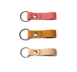 Porte-clés en cuir de haute qualité, forme personnalisable, pour cadeau de Noël ou promotion, couleur marron et noir - Product Image 2