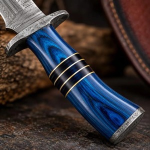 Cuchillo de caza Bowie de acero de Damasco hecho a mano con punta de gota y filo recto, personalizable ODM, mango de Pakkawood azul DIY, funda de cuero - Product Image 2