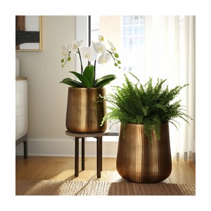 Juego de Jarrones de Bronce Hechos a Mano con Acabado Texturizado y Diseño Cónico, Decoración de Mesa Ecológica Resistente al Óxido - Product Image 4