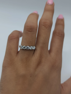 Bague de mariage demi-éternité en moissanite taillée 1 carat, sertie de diamants pavés, en or blanc massif 14 carats, cadeau d'anniversaire et de fête pour femme - Product Image 2