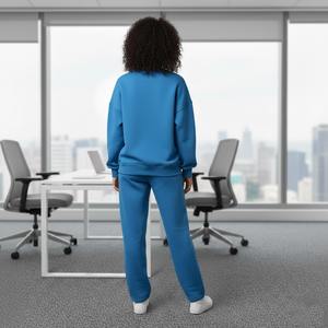 Conjunto deportivo de dos piezas para mujer con logotipo bordado personalizado, pantalones de chándal y sudadera con capucha de alta calidad. - Product Image 3