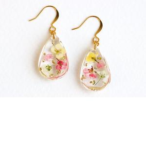 Boucles d'oreilles en résine en forme d'ange, qualité supérieure, bijoux écologiques, design moderne pour les fêtes et les mariages, artisanat en résine fait main - Product Image 5