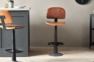 Chaise de bar Narwana haut de gamme très demandée, en cuir, structure en fer, marron foncé, pivotante, avec repose-pieds, pour cuisines et hôtels - Product Image 3