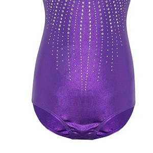 Justaucorps classiques en tissu doux et à coupe flexible, conçus pour le confort et le style, parfaits pour les cours et l'entraînement de gymnastique. - Product Image 4