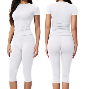 Ensemble de yoga 2 pièces pour femme, haut à manches courtes et pantalon taille haute mi-mollet, en Spandex et Polyester, col rond - Product Image 2