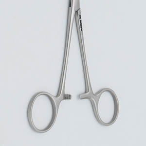 Pinzas Quirúrgicas Manuales Rochester Ochsner de Acero Inoxidable, Hemostáticas, Rectas, Curvas, con Mandíbula Serrada, Juego de Instrumentos de Máxima Comodidad - Product Image 5