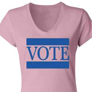 Camiseta con gráfico VOTE y cuello en V para mujer, camiseta rosa y azul con mensaje político, top informal de mezcla de algodón con estampado personalizado - Product Image 4