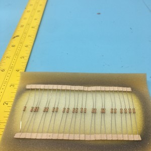 LOTE DE 24 RESISTENCIAS LAM 619-000390-331, 1/4W, 5%, 330 - Equipos y Piezas de Semiconductores de Confianza de Marca Global Legacy - Product Image 4
