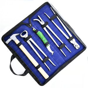 Kit de Herramientas de Herrador Hechas a Medida, Cuchillo para Cascos con Mango Verde, Cortador de Cascos de 12 Pulgadas, Martillo de Herraje, Extractor de Clavos de 13 Pulgadas y Herramienta para Colocar Herraduras - Product Image 1
