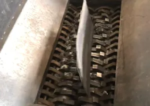 Machine semi-automatique de broyage de tapis, capacité de broyage de 1000 kg/h, machines de broyage de plastique pour la vente à l'exportation - Product Image 4