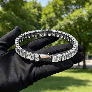 Pulsera de tenis de lujo estilo hip hop con moissanita engastada, corte baguette, de plata de ley 925 bañada en rodio, para uso unisex - Product Image 1