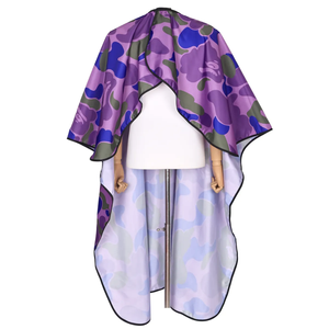 Capa de Peluquería Profesional de Poliéster con Camuflaje Azul Púrpura, Resistente al Agua, para Uso en Salón y Barbería, con Cierre Ajustable en el Cuello - Product Image 3