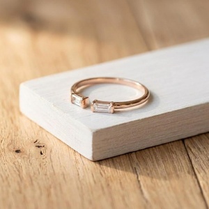 Anillo de Boda Abierto Minimalista para Mujer, Oro Sólido de 10K, 14K, 18K, Corte Baguette, Anillo Apilable Delicado, Joyería Fina con Diamantes Cultivados en Laboratorio - Product Image 4
