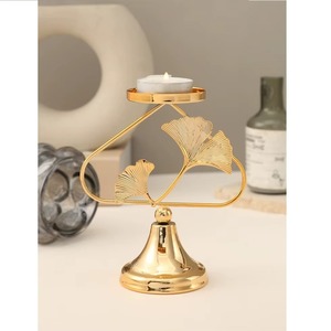 Porte-bougie en métal élégant de style antique avec nœud papillon pour les thèmes d'intérieur modernes et industriels - Product Image 4