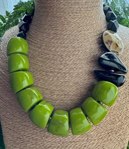 สร้อยคอเรซิ่นประดับลูกปัดทำมือจาก Javed Handicrafts ดีไซน์เรขาคณิตสไตล์วินเทจ ประดับมุกเทียม น้ำหนักเบา เหมาะสำหรับทุกเพศทุกวัย ใส่ไปงานปาร์ตี้ได้ - Product Image 4