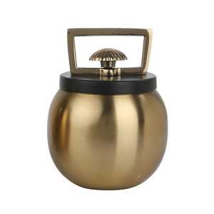Tapa y asa para tazón negra y dorada de 4 pulgadas de diámetro, recipiente hermético de diseño minimalista para regalo. - Product Image 6