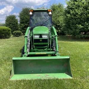 Offre Spéciale : Tracteur Diesel John Deere 3046R 4x2 d'occasion, Mini-tracteur à roues avec moteur de 40 CV, boîte de vitesses, roulement et moteur pour l'agriculture - Product Image 1