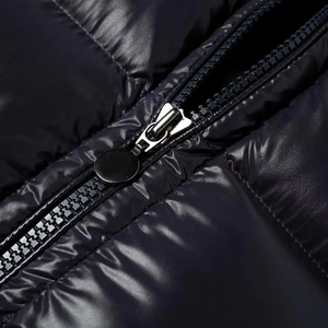 Gilet matelassé d'hiver décontracté pour homme, avec capuche épaisse amovible, en toile brillante, sans manches, avec poches décoratives, vêtement d'extérieur très tendance - Product Image 5