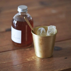 Vaso de Latón para Bebidas con Acabado Liso para Servir Agua, Té y Café en el Hogar, Restaurantes, Hoteles y Cafeterías - Product Image 6