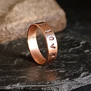 Bague en cuivre avec gravure d'amour et symbole de cœur, forme circulaire, pour cadeau de bijoux de la Saint-Valentin, exigences personnalisées - Product Image 3