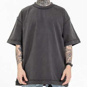 T-shirt délavé à l'acide 100% coton, grammage lourd, effet vieilli, en tissu éponge, impression DTG - Product Image 4