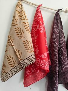 Pañuelo Cuadrado Étnico Floral de Algodón Hecho a Mano, Estampado a Bloque, Set de Pañuelo para el Cuello y Corbata, Ideal para el Verano, Regalo de San Valentín, Suave para la Piel - Product Image 3