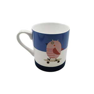 Taza de café de cerámica con diseño de búho de dibujos animados en azul y blanco para uso doméstico. - Product Image 1