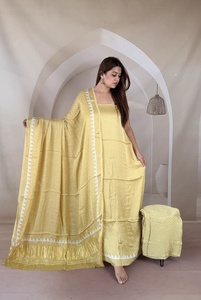 Traje de Seda Modal Pura con Estampado Ajrakh Hecho a Mano y Dupatta de Tela, Colección de Ropa Tradicional de Calidad Superior - Product Image 6
