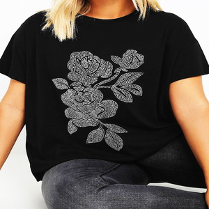 T-shirt ample pour femme en coton et élasthanne noir à clous floraux, manches courtes, col rond, ornements de haute qualité - Product Image 2