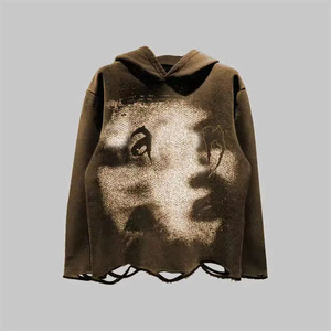 Hoodie surdimensionné personnalisé imprimé, effet délavé, avec design déchiré et vieilli, ourlet brut et coupe courte pour streetwear masculin – Grande vente - Product Image 3
