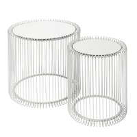 Table gigogne en métal d'inspiration luxueuse avec plateau en marbre, ensemble de meubles décoratifs pour des thèmes de décoration intérieure sophistiqués