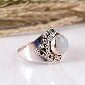 Bague en argent 925 faite à la main 100% naturelle avec pierre de lune arc-en-ciel sertie clos, style bohème, design lotus oxydé, pour mariage et soirée - Product Image 2