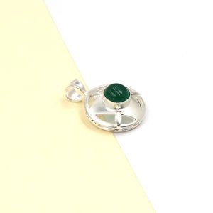 Collar con Colgante de Ónix Verde Geométrico Hecho a Mano, Piedra Preciosa de Ónix Verde Natural de 12 mm, Chapado en Plata, Acabado Mate Satinado, Latón - Product Image 4