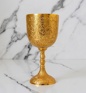 Coupe à vin vintage en laiton - Gobelet en laiton finement gravé à la main avec motifs floraux - Product Image 6