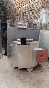 Four à bain de sel de haute qualité Capacité de 500 kg pour traitement thermique des métaux Utilisation industrielle disponible à un prix raisonnable - Product Image 3